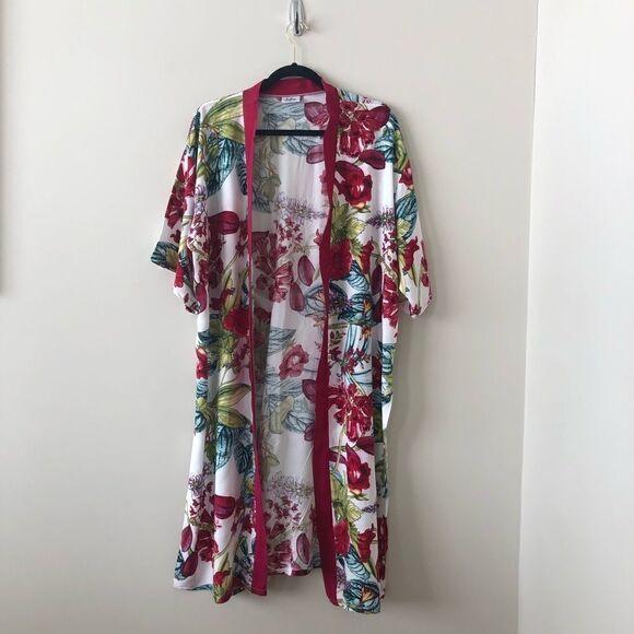 Iulla Collection Tops - Iulla collection hibiscus 🌺 floral kimono